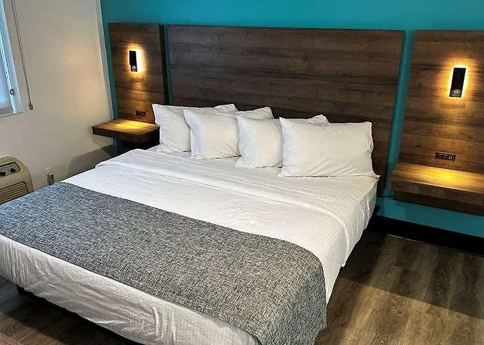 Hotel Surestay By Western Camp *