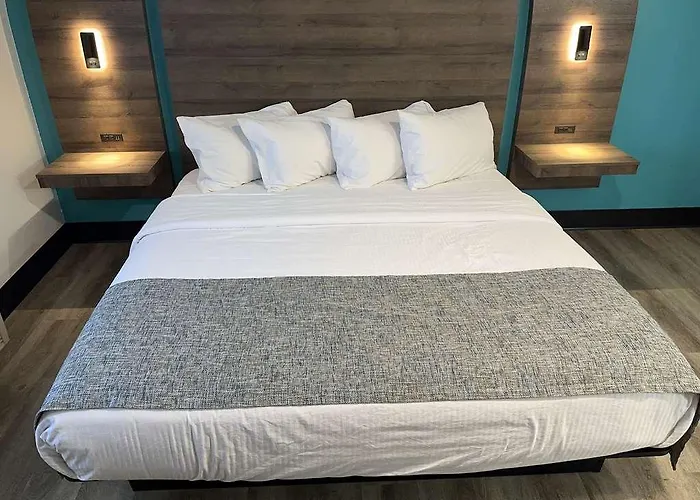 Hotel Surestay By Western Camp *