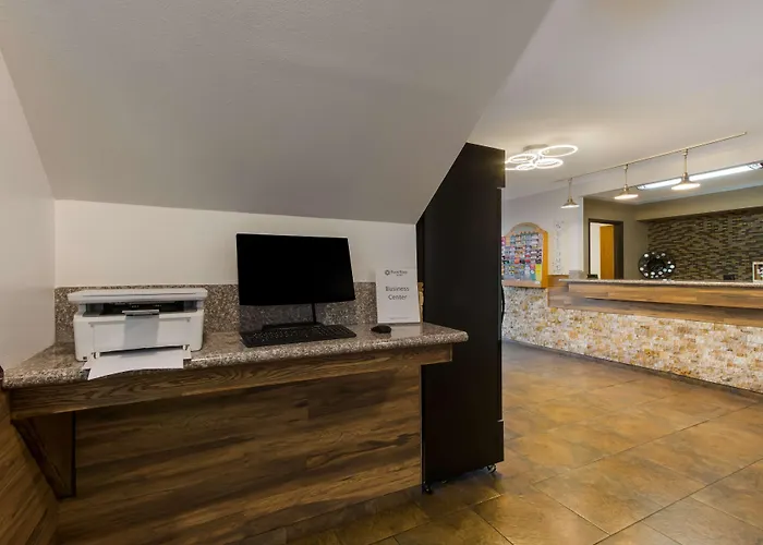 Hotel Surestay By Western Camp